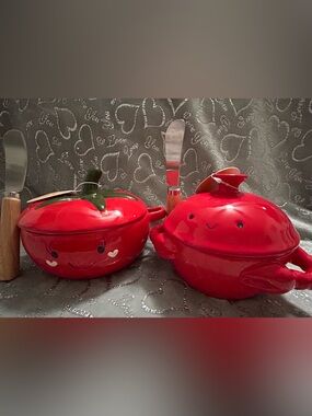 NWT Shades of Summer, Red Ceramic Tomato & Crab Serving Dish with Lid